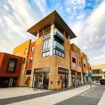 Charming House - Close To Shops & City Centre - Free Parking, Self-Check-In, Fast Wifi & Smart Tv With Netflix By Yoko Property